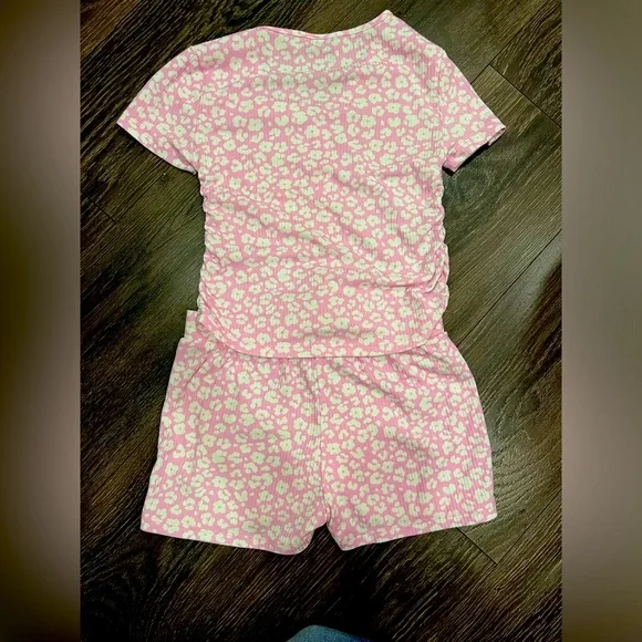 Kidtopia super soft pink Top and Shorts set - Picture 3 of 7
